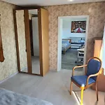 Monteurwohnung Mit Wlan, Garten, Parkplatz, Eigener Terrasse Apartmán