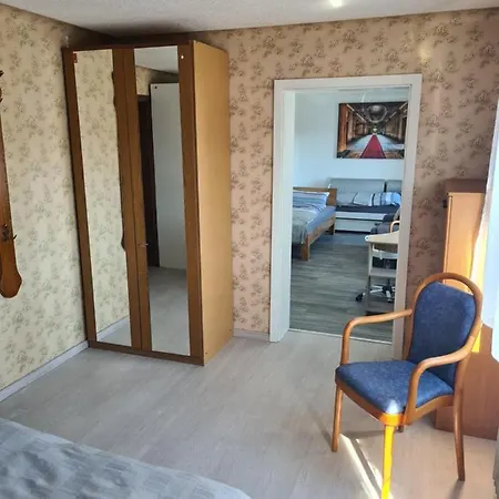 Monteurwohnung Mit Wlan, Garten, Parkplatz, Eigener Terrasse Apartamento