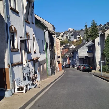 Monteurwohnung Mit Wlan, Garten, Parkplatz, Eigener Terrasse