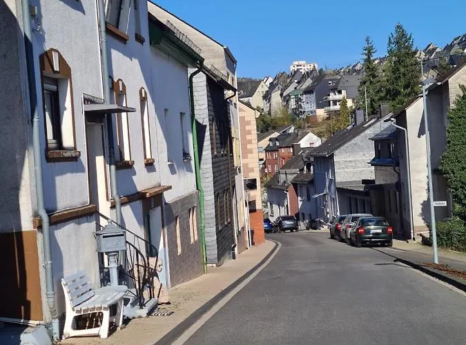 Monteurwohnung Mit Wlan, Garten, Parkplatz, Eigener Terrasse